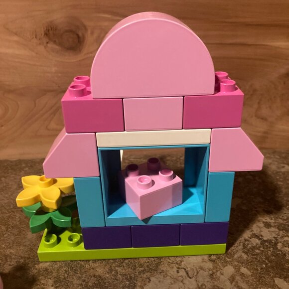 Duplo 10830 – Minnie’s Café (Retired Set, 2016) - Picture 6 of 7